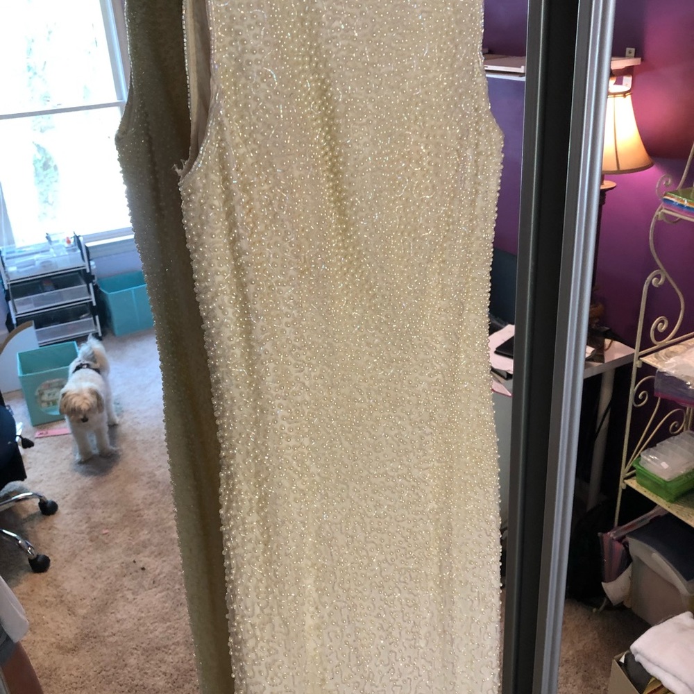 Pearled and beaded formal dress - Picture 5 of 7